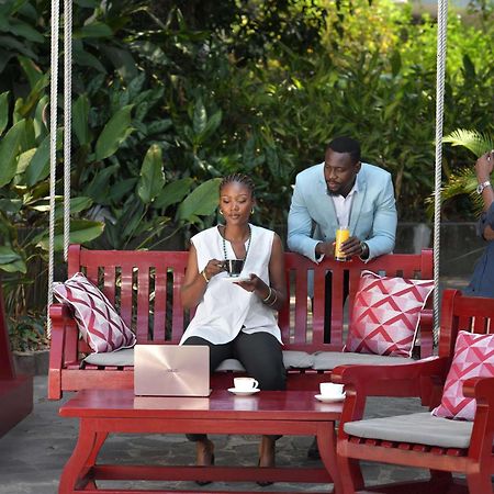 Pullman Kinshasa Grand Hotel Bagian luar foto